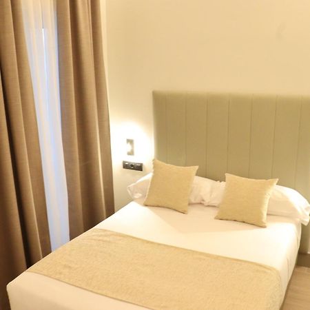 Hostal La Rua-Montera Мадрид Екстериор снимка