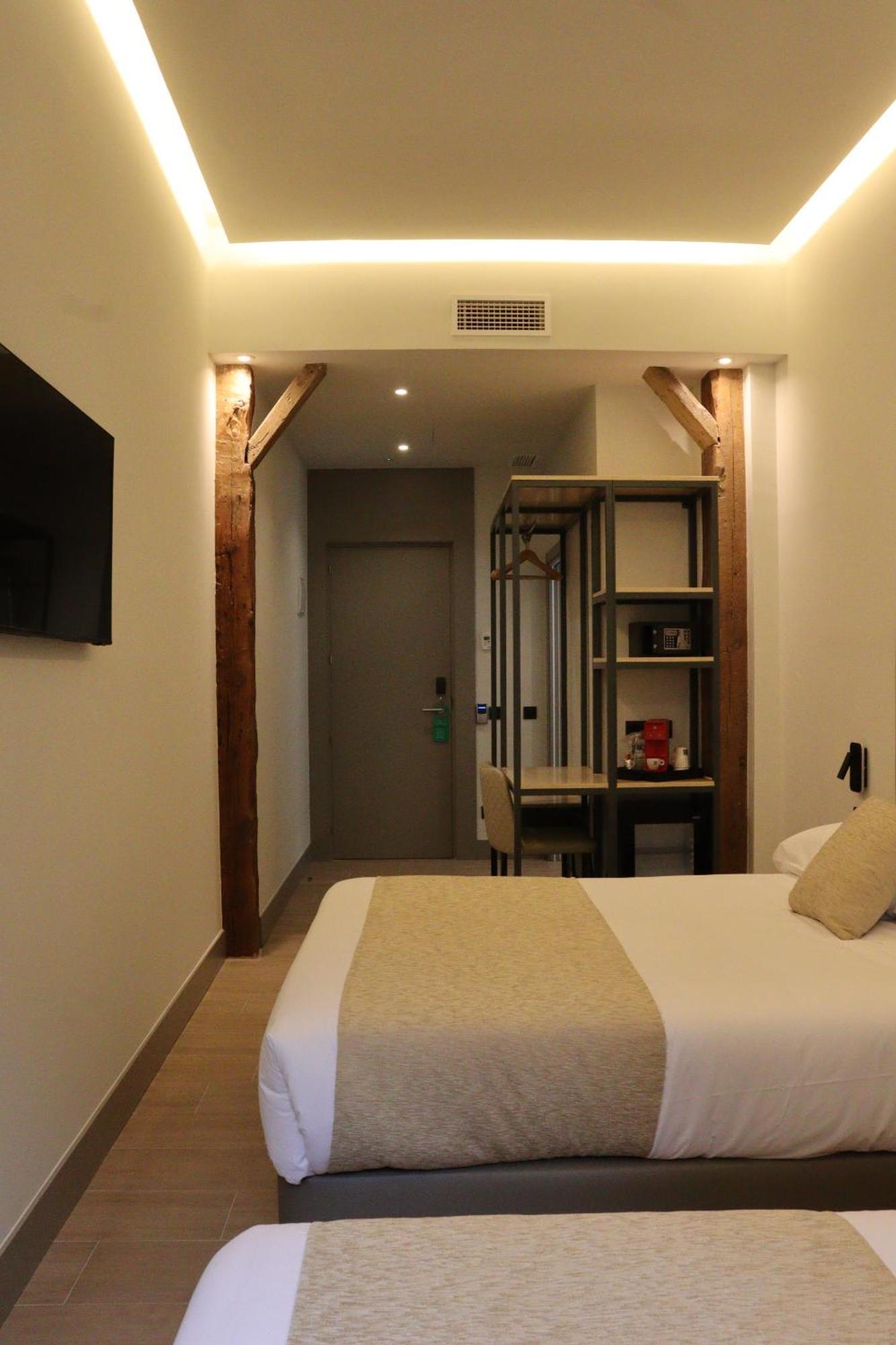 Hostal La Rua-Montera Мадрид Екстериор снимка